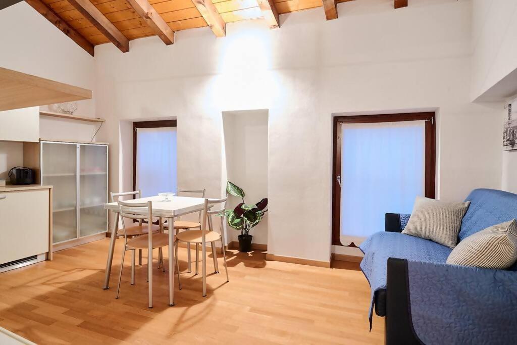 Johnny Suites Bergamo Alta Habitación foto