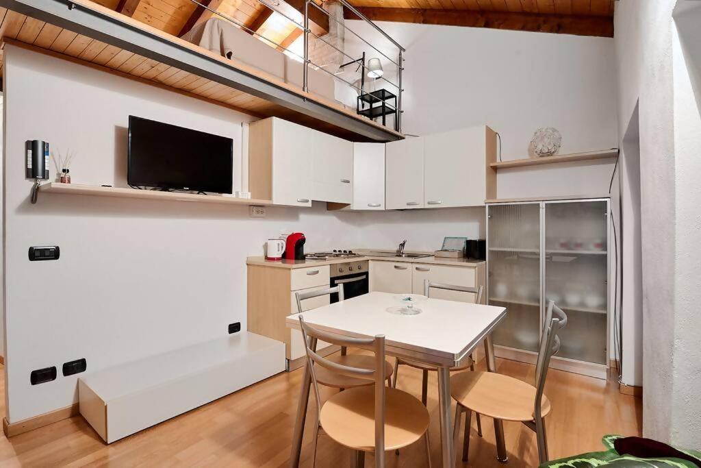 Johnny Suites Bergamo Alta Habitación foto