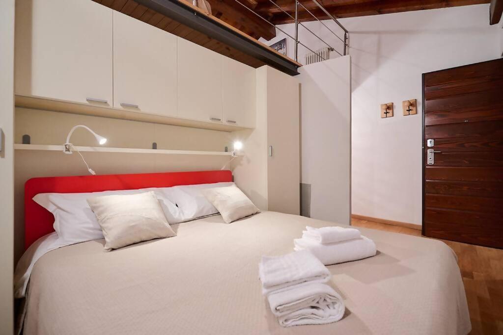 Johnny Suites Bergamo Alta Habitación foto